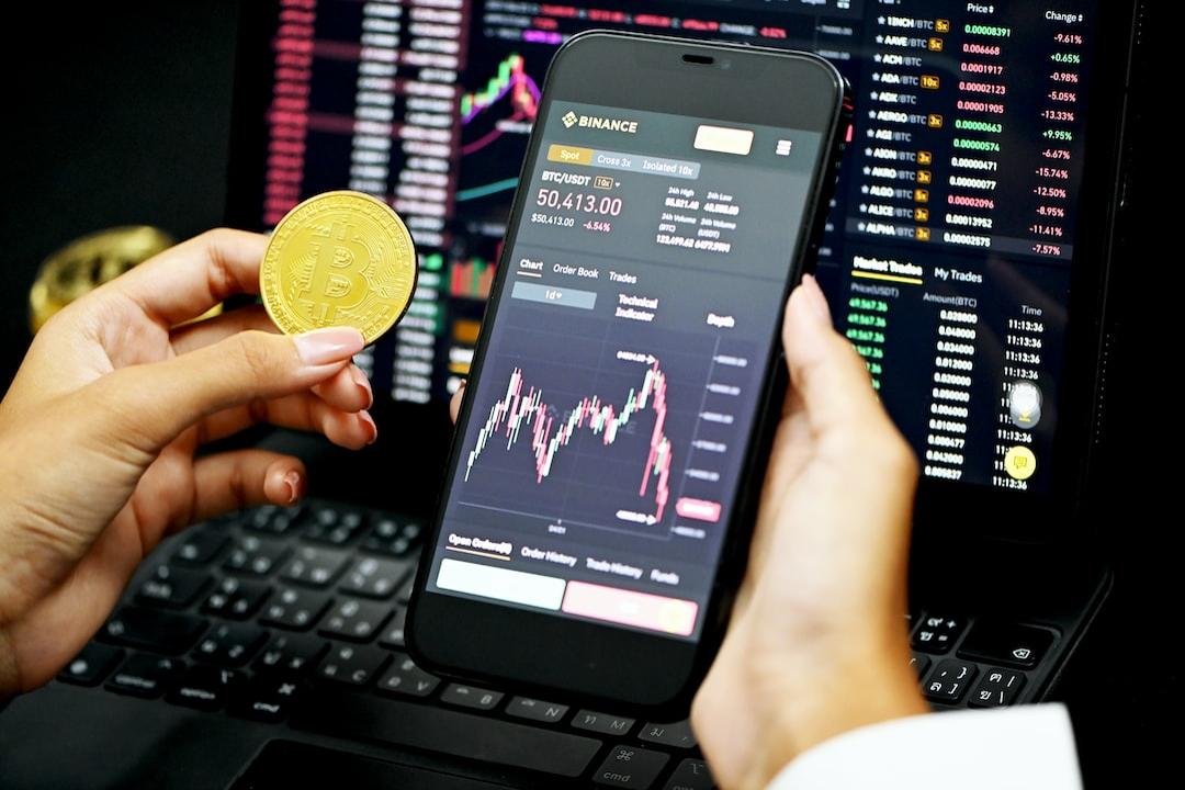 Solana's FARTCOIN Experiences Decline as This Altcoin Surpasses 285,000 User Milestone